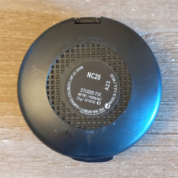 M.A.C. Mac cosmetics studio fix powder NEW - Picture 3 of 4